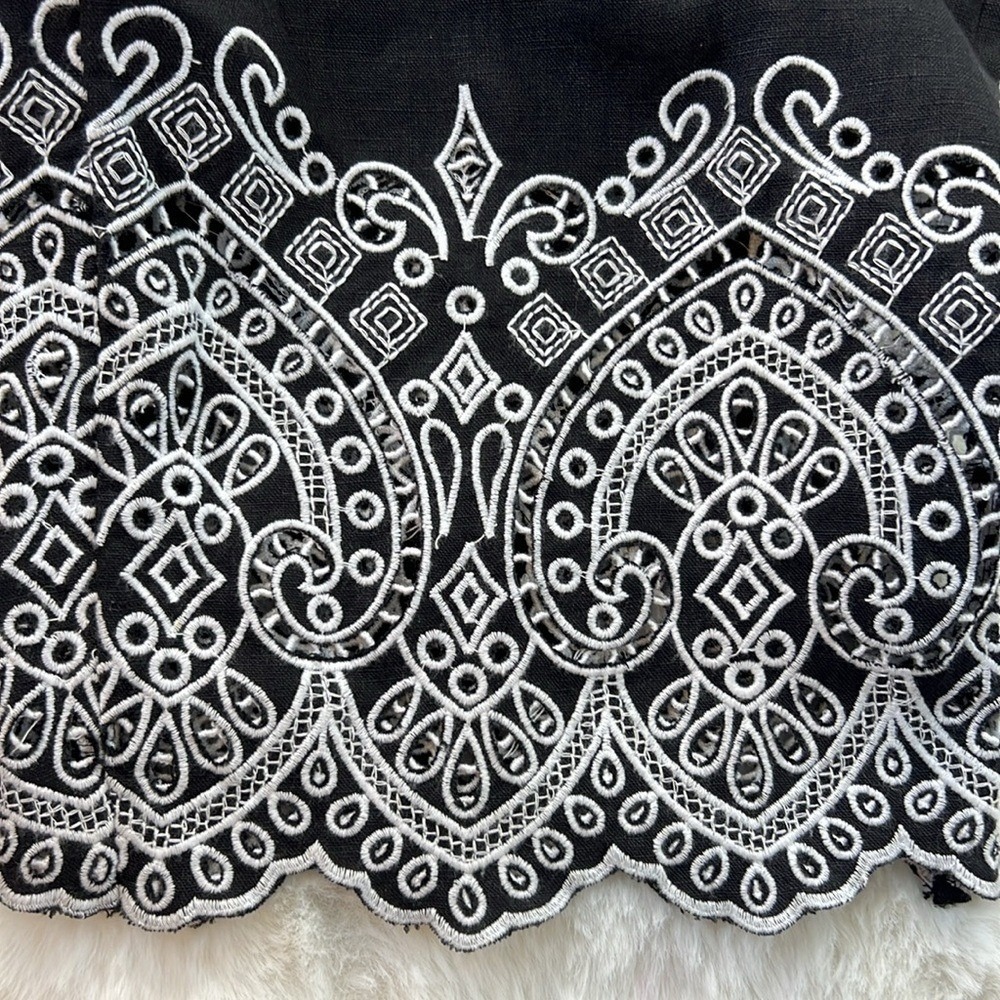 Chicos Linen Crop Straight Pant 14 Black White Embroidery Lightweight Pockts NEW - Picture 15 of 17